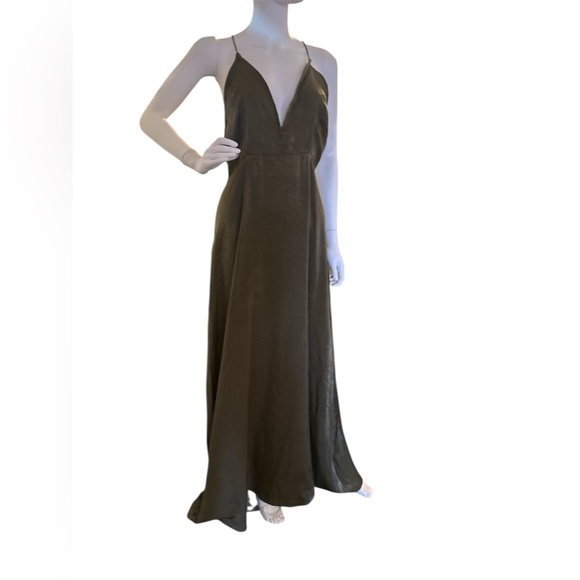 PRETTYLITTLETHING
Beccie Khaki Extreme Split
Strappy Back Maxi Dress - Picture 5 of 12